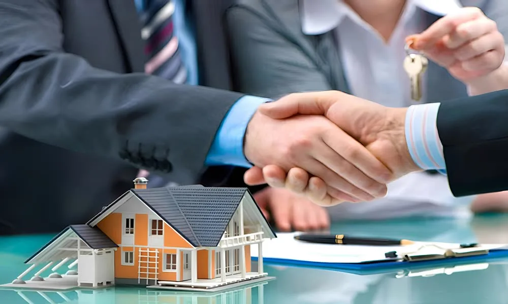 Buyer receiving a mortgage pre-approval letter from an advisor